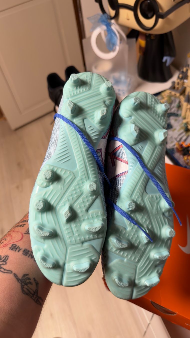Scarpe da uomo: fussball schuhe – Usato da Uznach venduto da lar_p97w 4