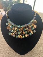 Collier mit Perlen und Scheiben Goldoptik neuwertig