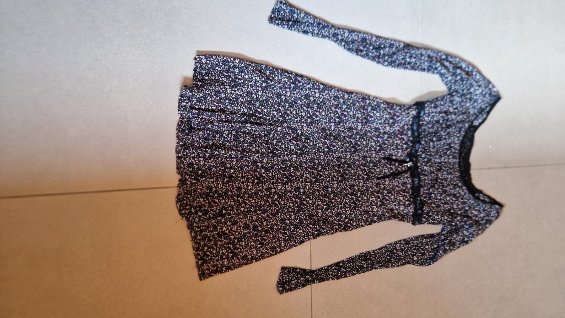 Kleider: Damenkleid – Gebraucht aus Linthal von nat_gp2j