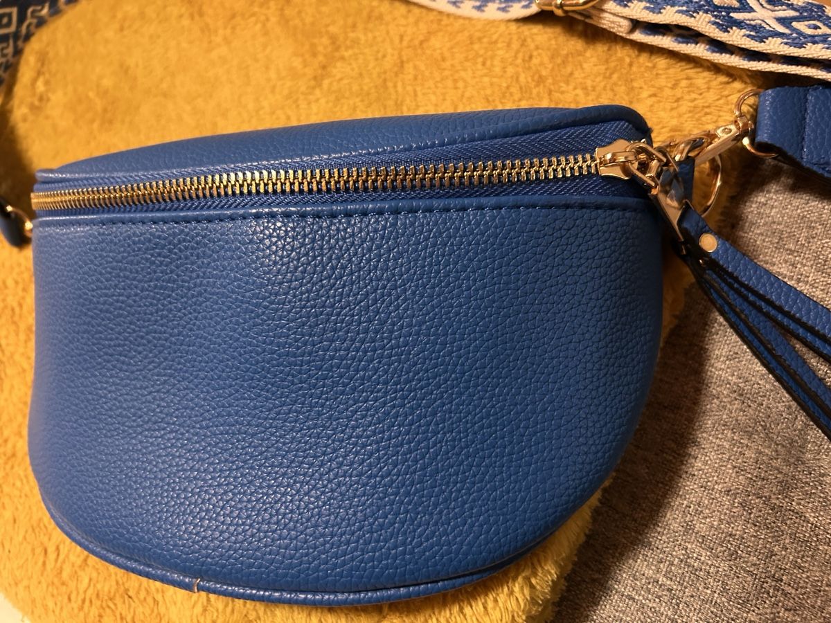 Borse da donna: Sac banane bleu roi – Usato da Noville venduto da Malik2017 1
