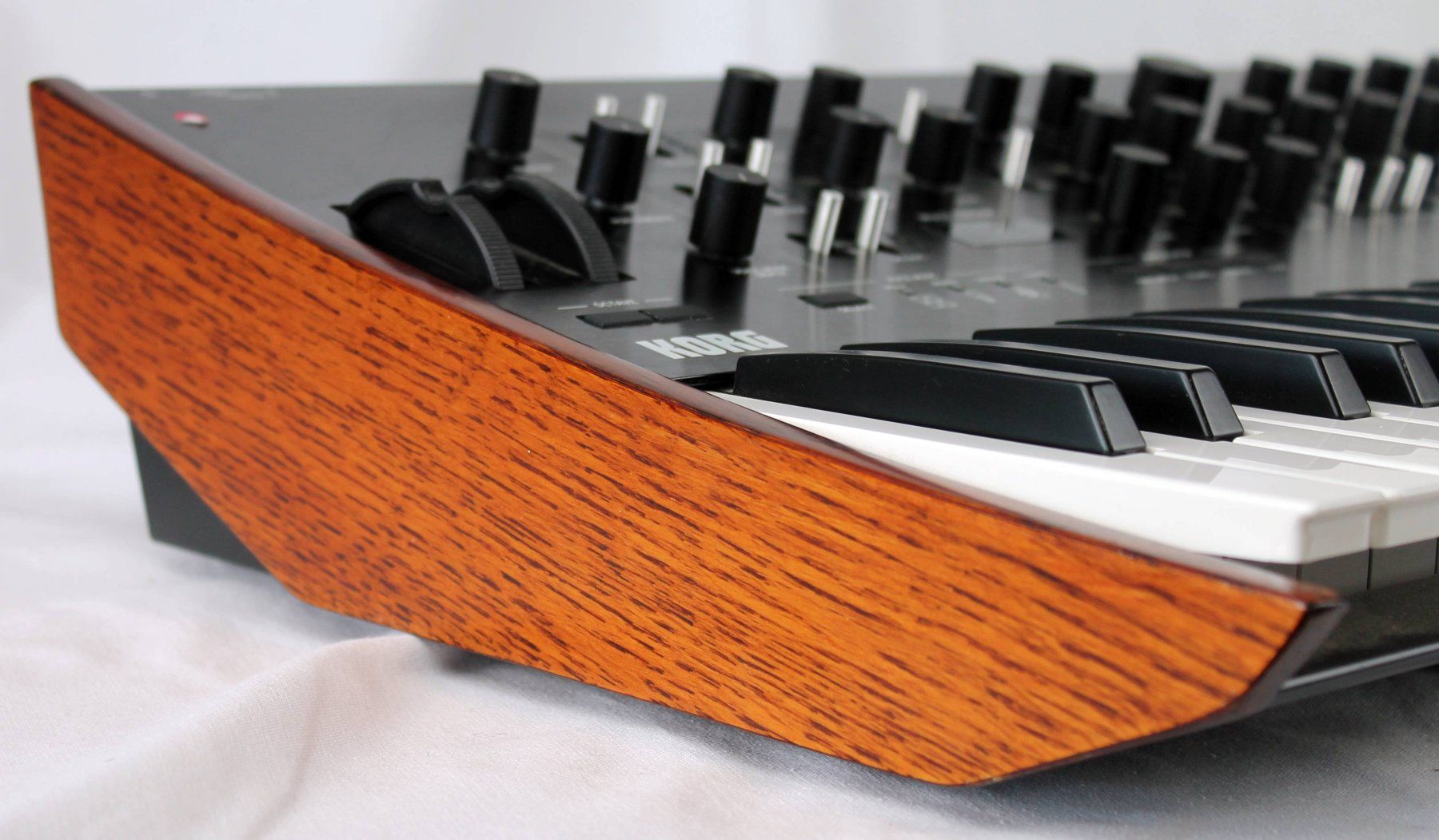 Korg Instruments de musique: Korg Prologue-8 Synthesizer – D'occasion à Reinach BL par bk_brockireinach 1