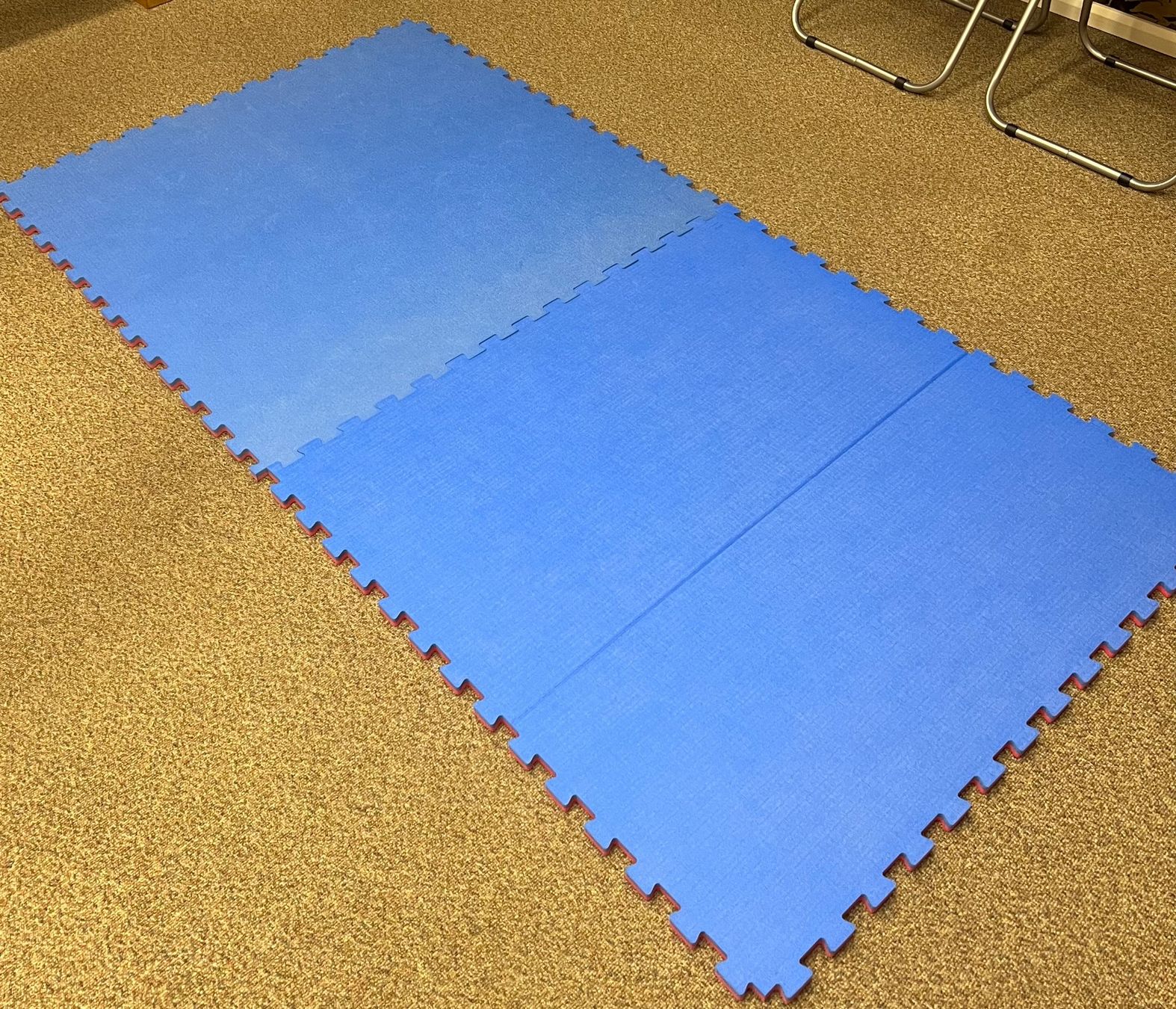 Bodenmatten: Steckmatte 100cm x 100cm Rot / Blau, CHF 9.- pro Matte – Gebraucht aus Brügg BE von ben_662f 1