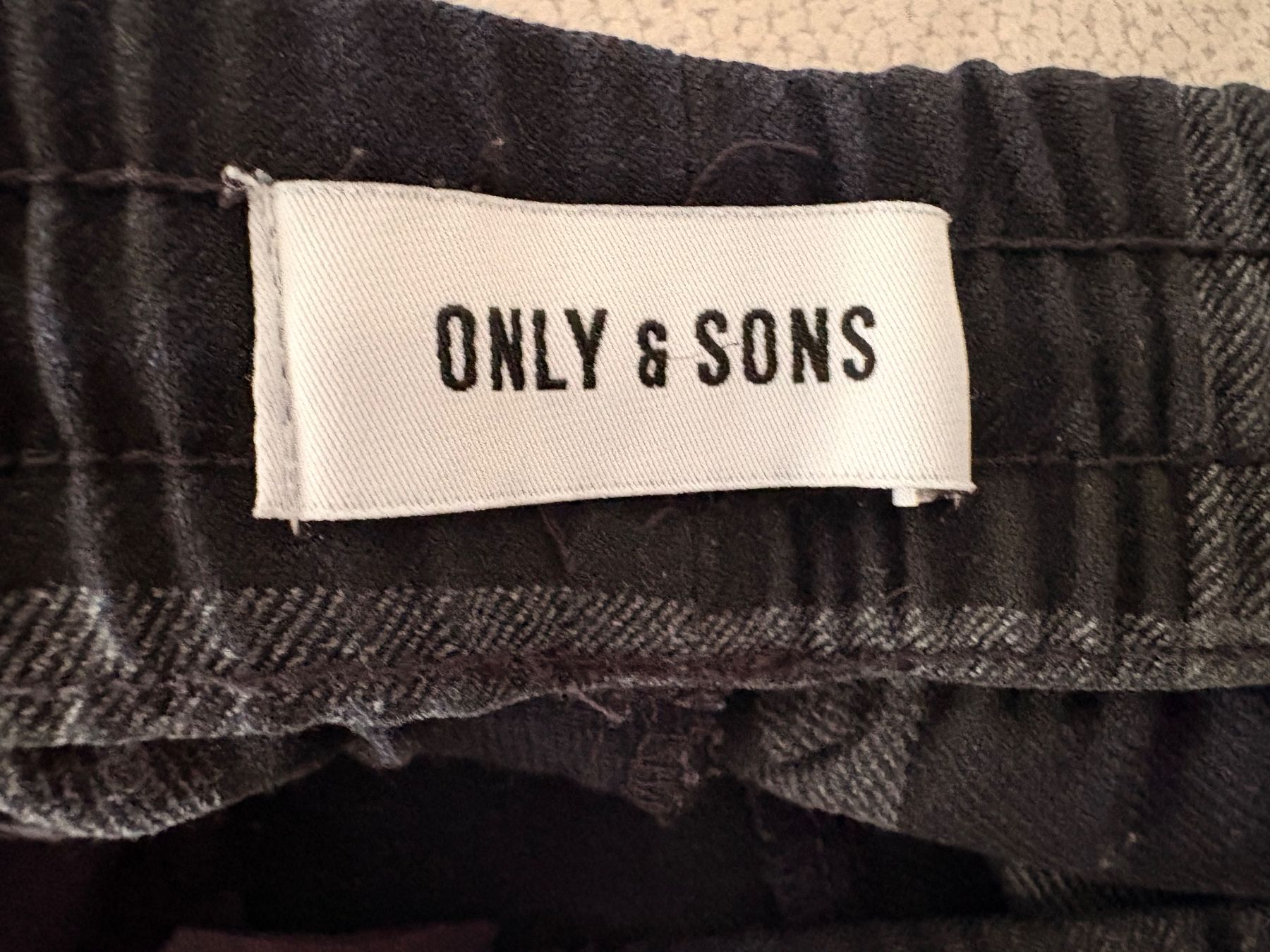 Pantalons: Hose - Grösse L - Only&Sons – D'occasion à Oberuzwil par Tomsi_9 2