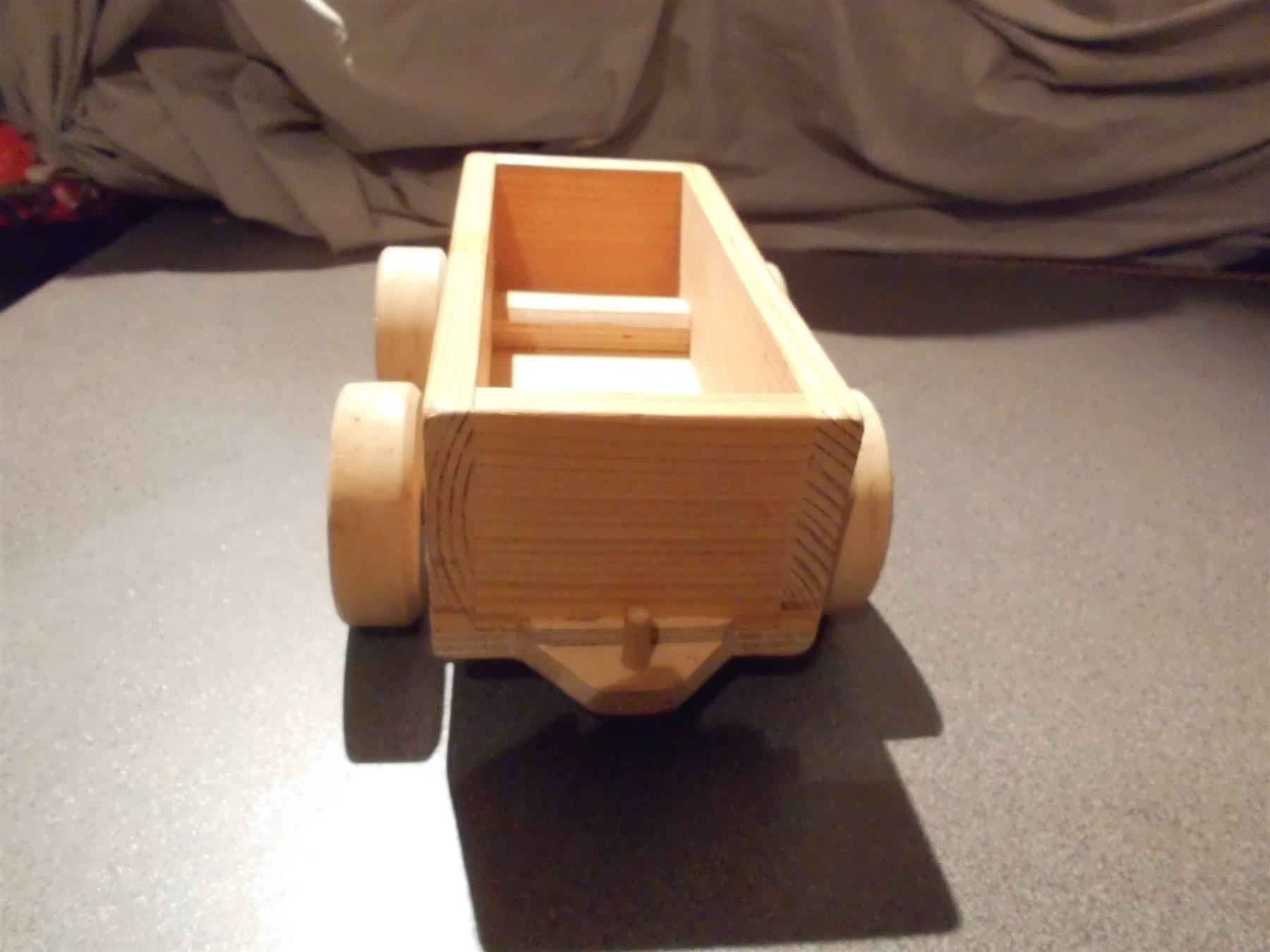 Spielzeuge: Lastwagen-Anhänger Holz, hell – Gebraucht aus Zürich von Motzkuh 1