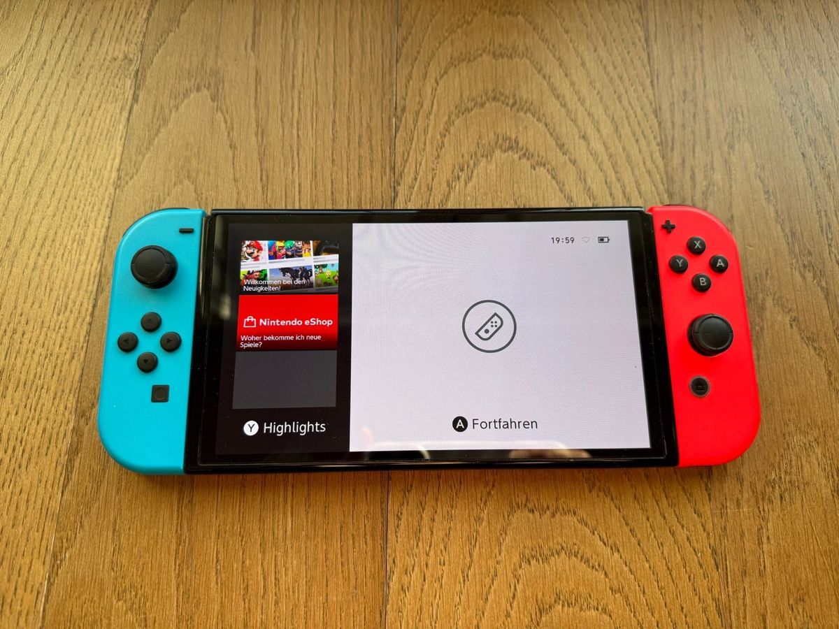 Nintendo Konsolen: Nintendo Switch OLED Konsole / guter Zustand – Gebraucht aus Läufelfingen von Seraphim13 1