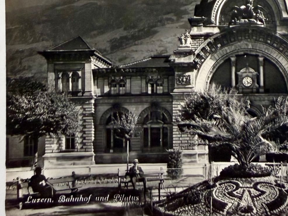 Cartoline postali: Luzern - Bahnhof - Animation - AK – Usato da Lutry venduto da Ediego 1