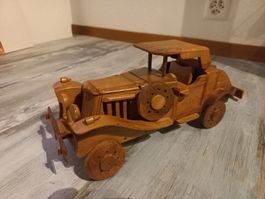 Voiture en bois 1/18
