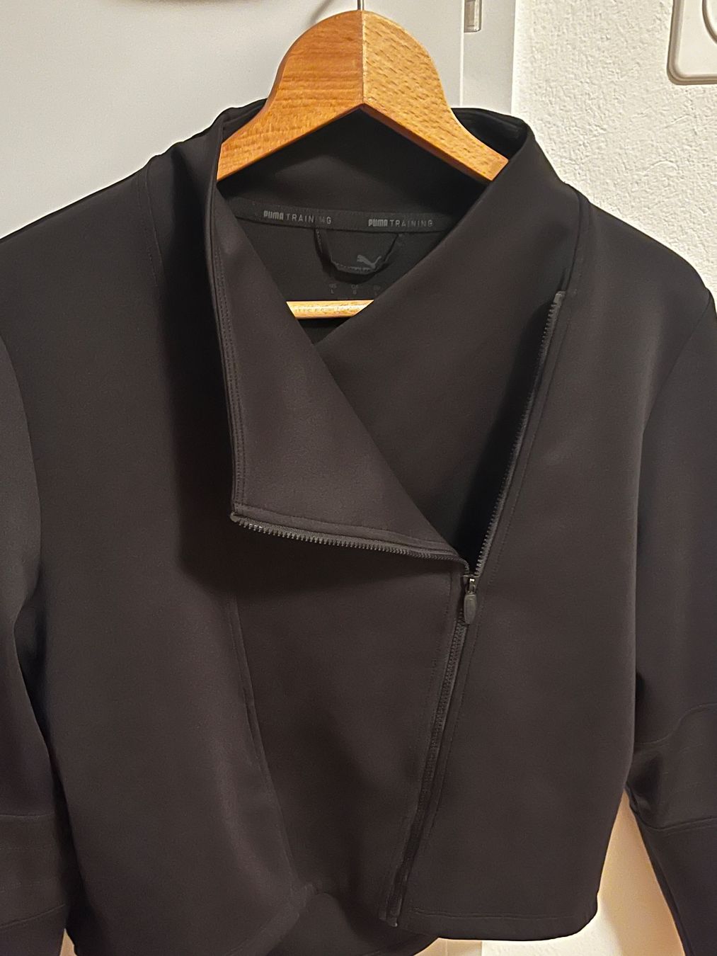Puma Giacche: PUMA TRAINING Damen Moto Jacket-Schwarz – Usato da Aarau venduto da M218 5