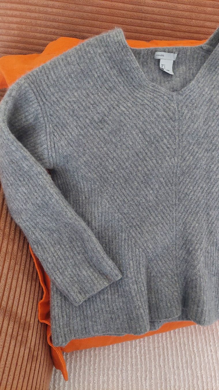 Maglioni & Felpe: Kashmir Pullover/eingelaufen – Difettoso da Basel venduto da O-MEGA 2