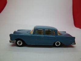 Dinky Toys  - Mercedes 220E - hblau -recht schöner Zustand !