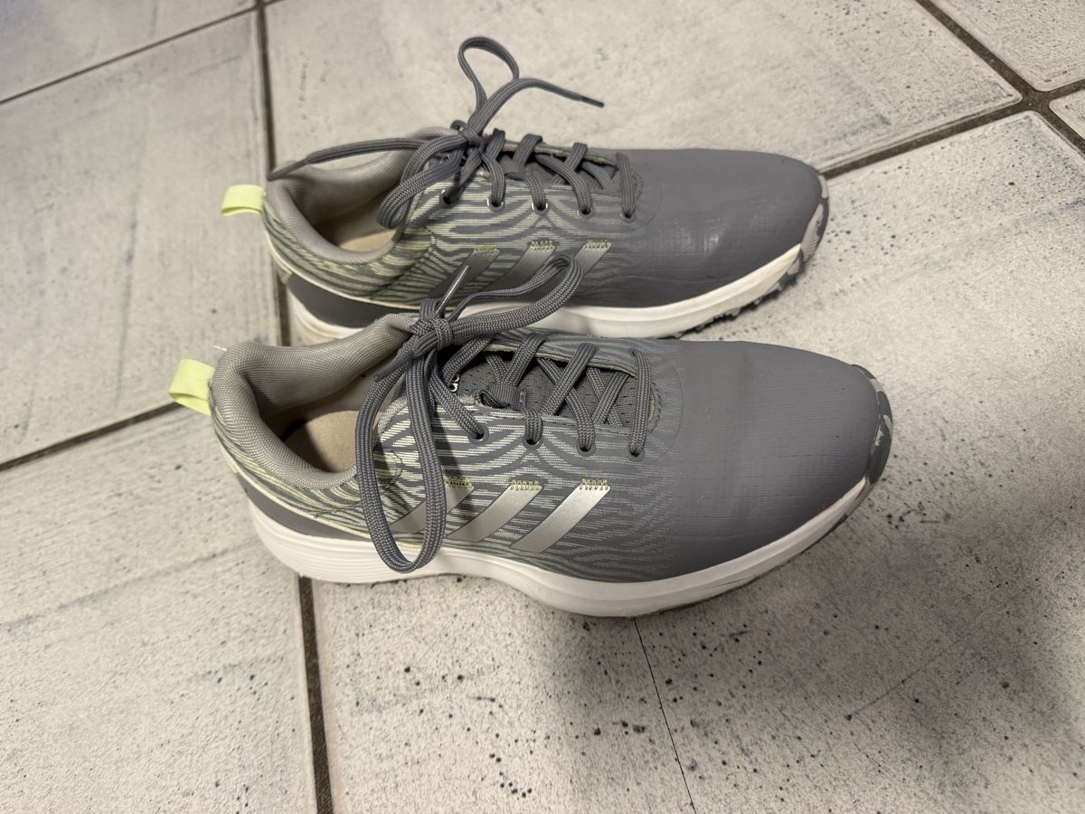 Adidas Scarpe da uomo: Adidas Golfschuh Gr39 1/3 – Usato da Langenthal venduto da littlegirls