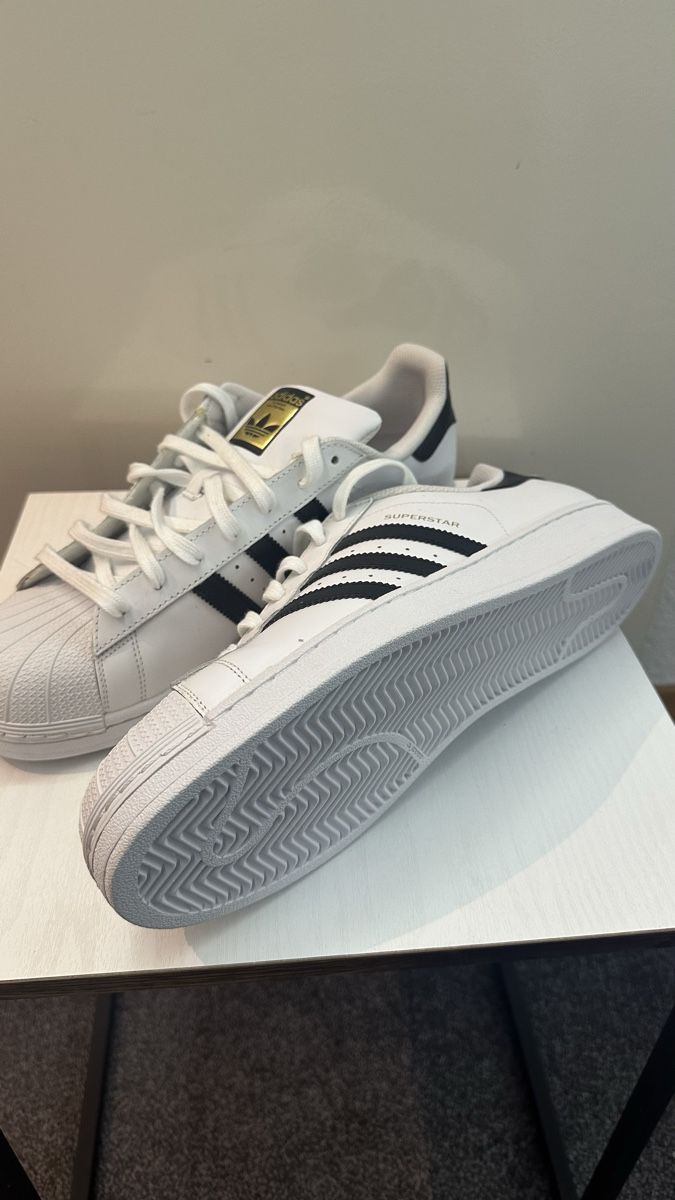 Adidas Scarpe da uomo: Adidas Superstar taille 48, neuves – Nuovo e nell'imballaggio originale da Vevey venduto da Dont.give.up 1