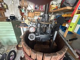 Weinpresse aus Holz