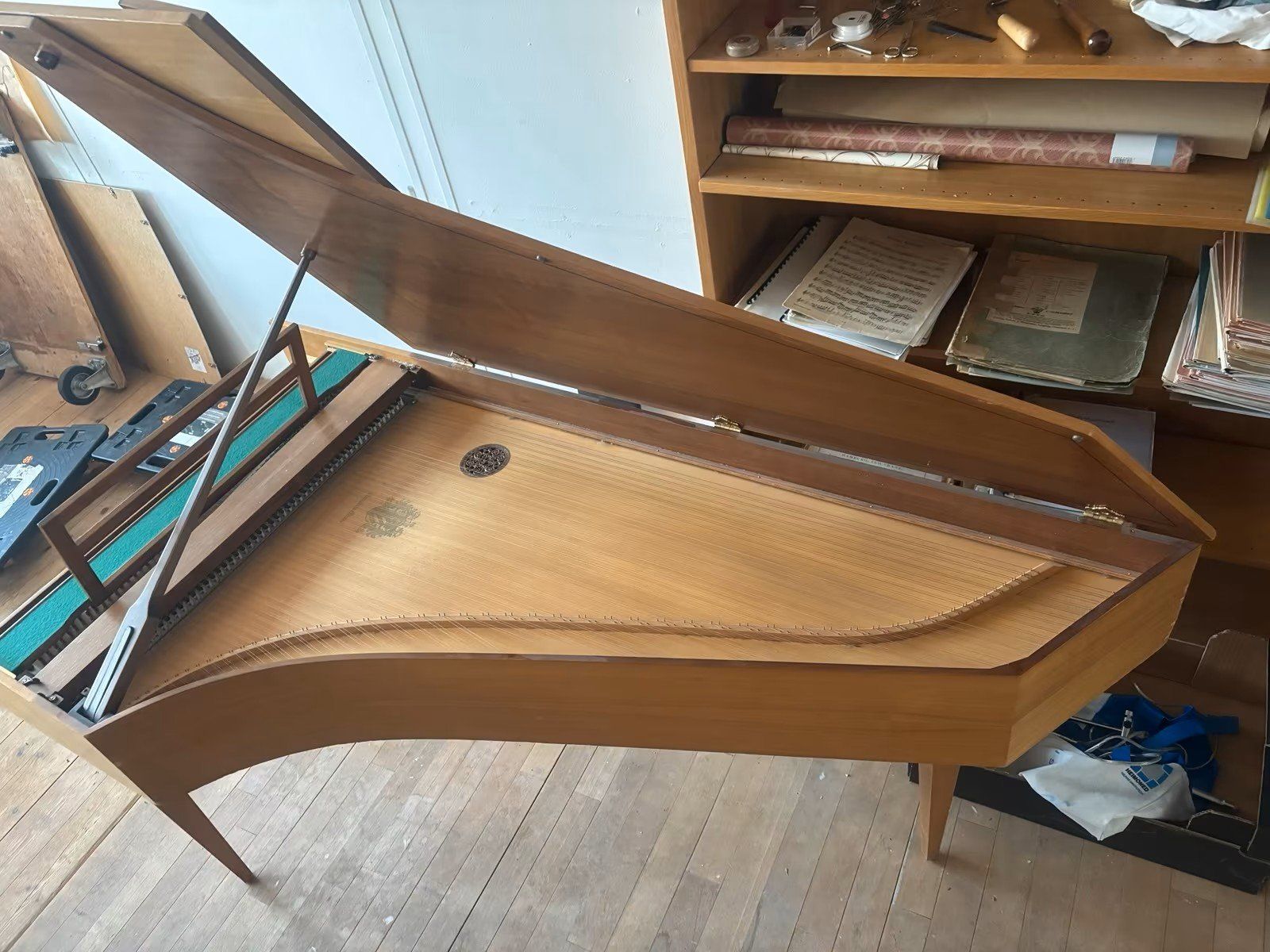 Strumenti musicali: Cembalo Sperrhake Passau . 1-manualig – Usato da Wald ZH venduto da Daabo 1