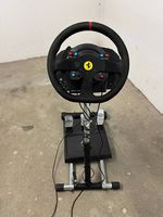 Thrustmaster T300 Ferrari Alcantara Edition + Wheel Stand