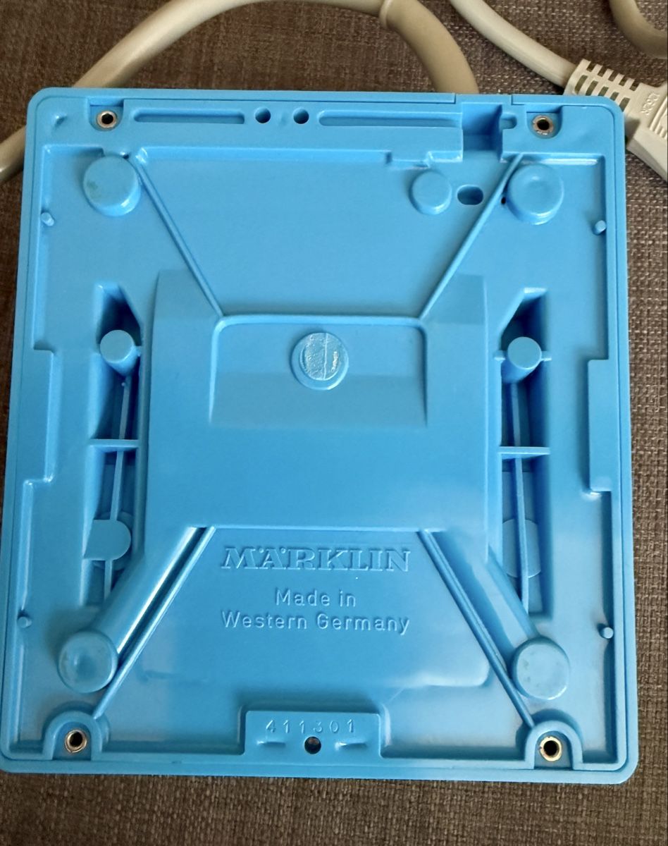Märklin Modellini di ferrovie: Märklin-Transformator/Fahrregler 37540 – Usato da Schattenhalb venduto da Oodaaq 4