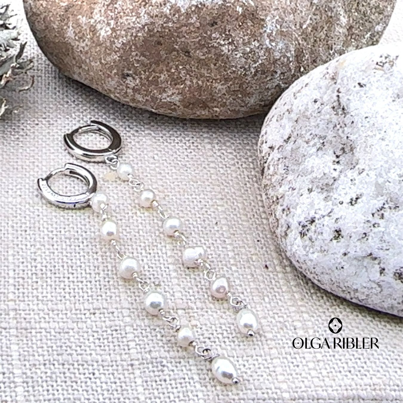Olga Ribler Orecchini pendenti & Orecchini a lobo: Sterling Silber 925 Creolen 10 mm mit Perlen – Nuovo (secondo la descrizione) da Luzern venduto da Schmuckoutlet