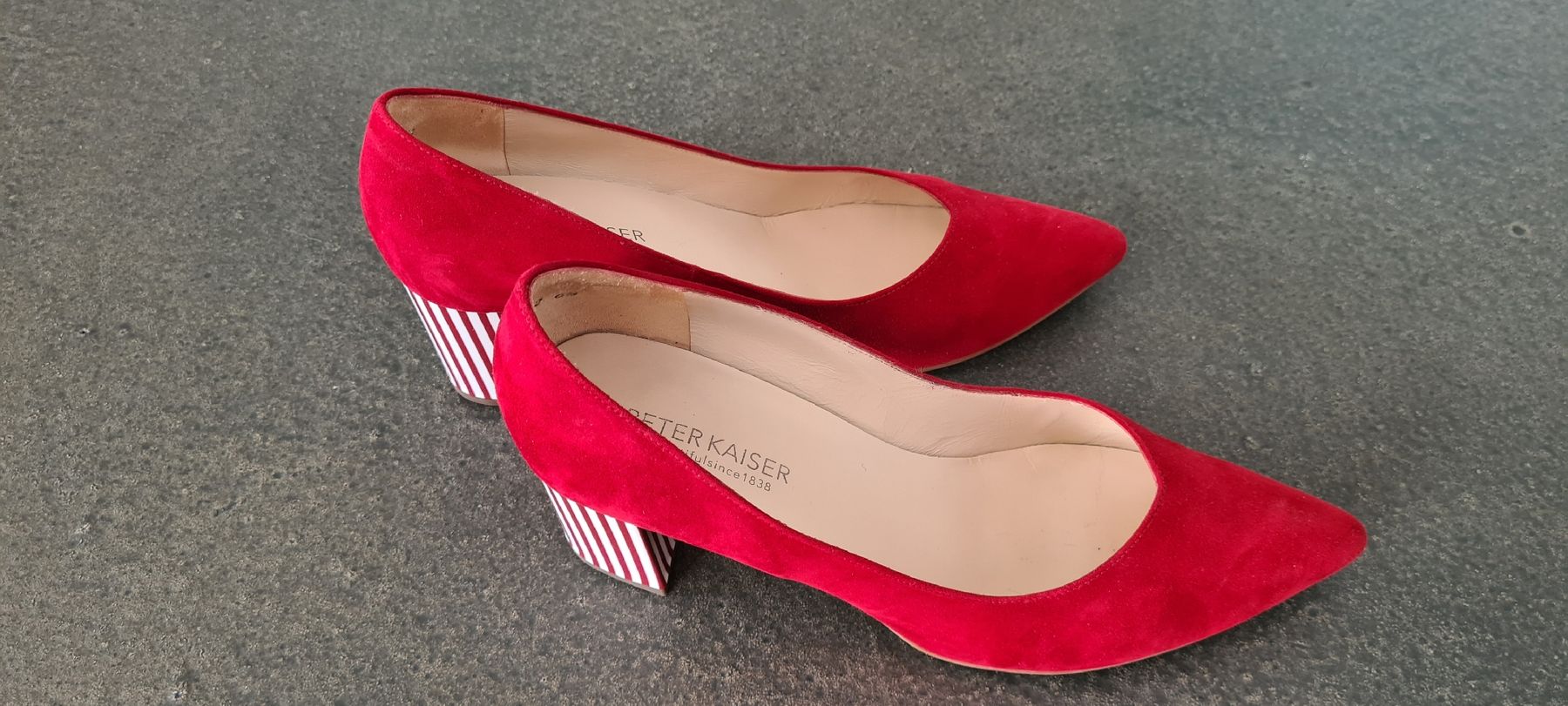 Scarpe da donna: Rote Peter Kaiser Pumps Gr. 6.5 Veloursleder – Nuovo (secondo la descrizione) da Grüningen venduto da Highclere