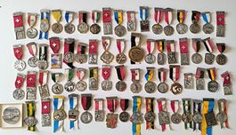 Grosse Sammlung Schweizer Schützenmedaillen mit Bändern