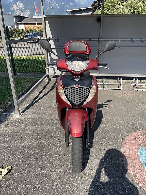 Scooters: Honda SH 125 – Gebraucht aus Les Evouettes von Johild 1