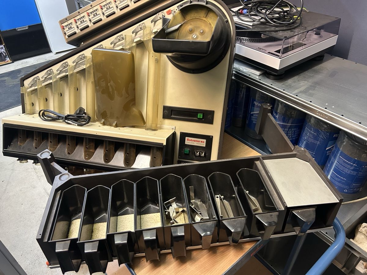 Toutes les machines: Münzzähler SOTREMO SA – D'occasion à Küssnacht am Rigi par dis_d2m7