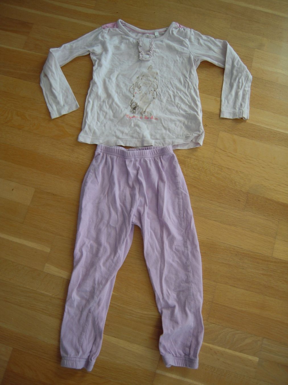 Pyjamas & Ähnliches: Langarm Pyjama Gr 98 104 – Gebraucht aus Uzwil von visions77