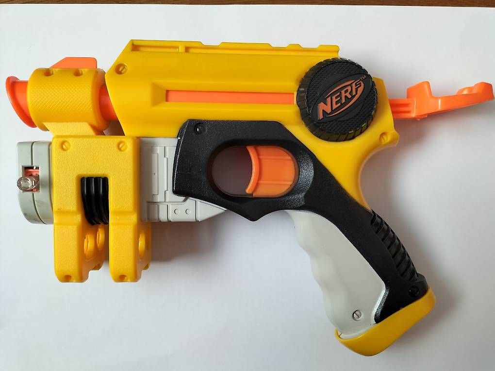Spielzeuge: Nerf Nite Finder EX-3 Pistole – Gebraucht aus Schwyz von rap_z7ny
