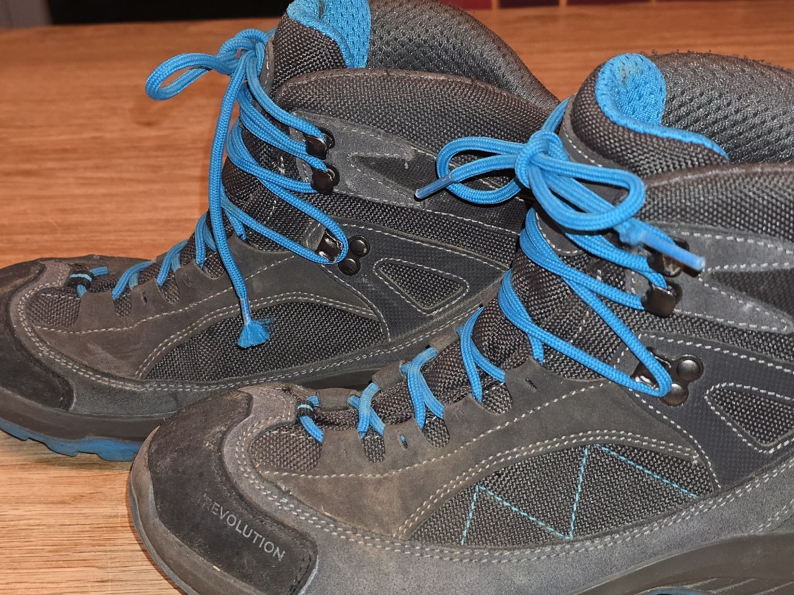 Trevolution Scarpe da uomo: Trevolution Wanderschuh, Gr.41 – Usato da Morschach venduto da Monikawi 1