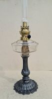 Tolle Petrollampe mit klassich verziertem Fuss um 1900