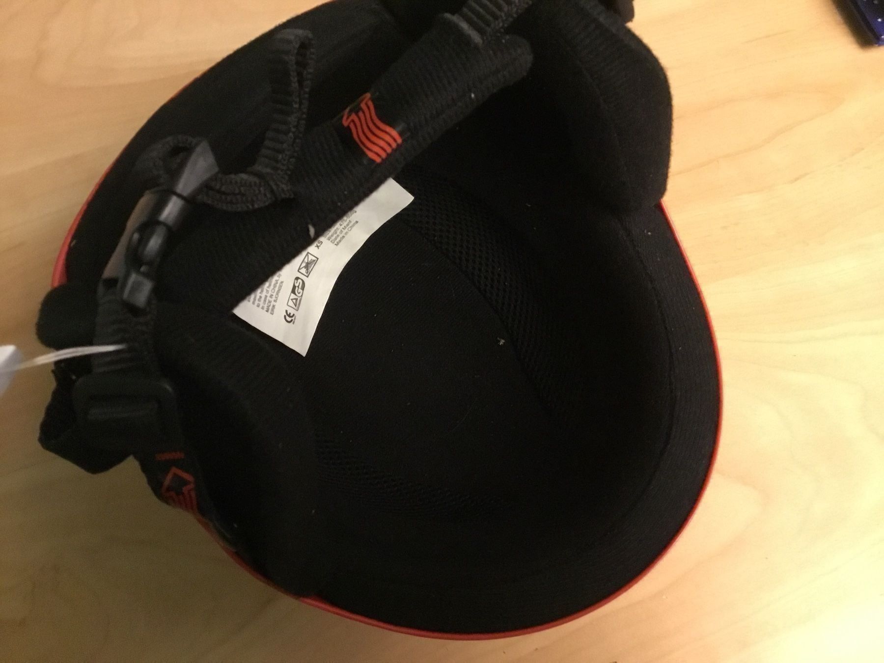 Caschi: Roter HAMAX Kinder Skihelm Gr.50-52 – Usato da Obergerlafingen venduto da cabo4 3