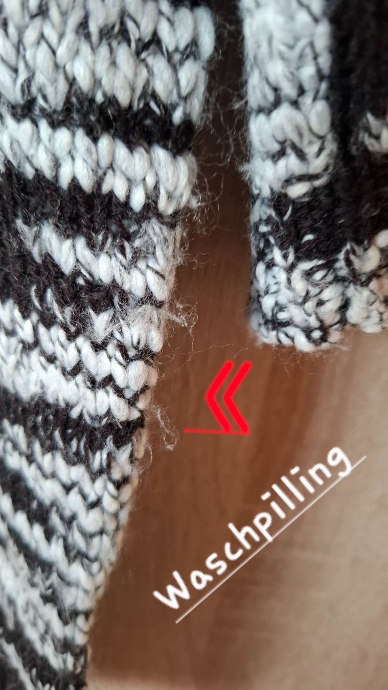 Zebra Maglioni & Felpe: Zebra Strickpullover, Schwarz/Weiss – Usato da Plagne venduto da Reticulum01 8