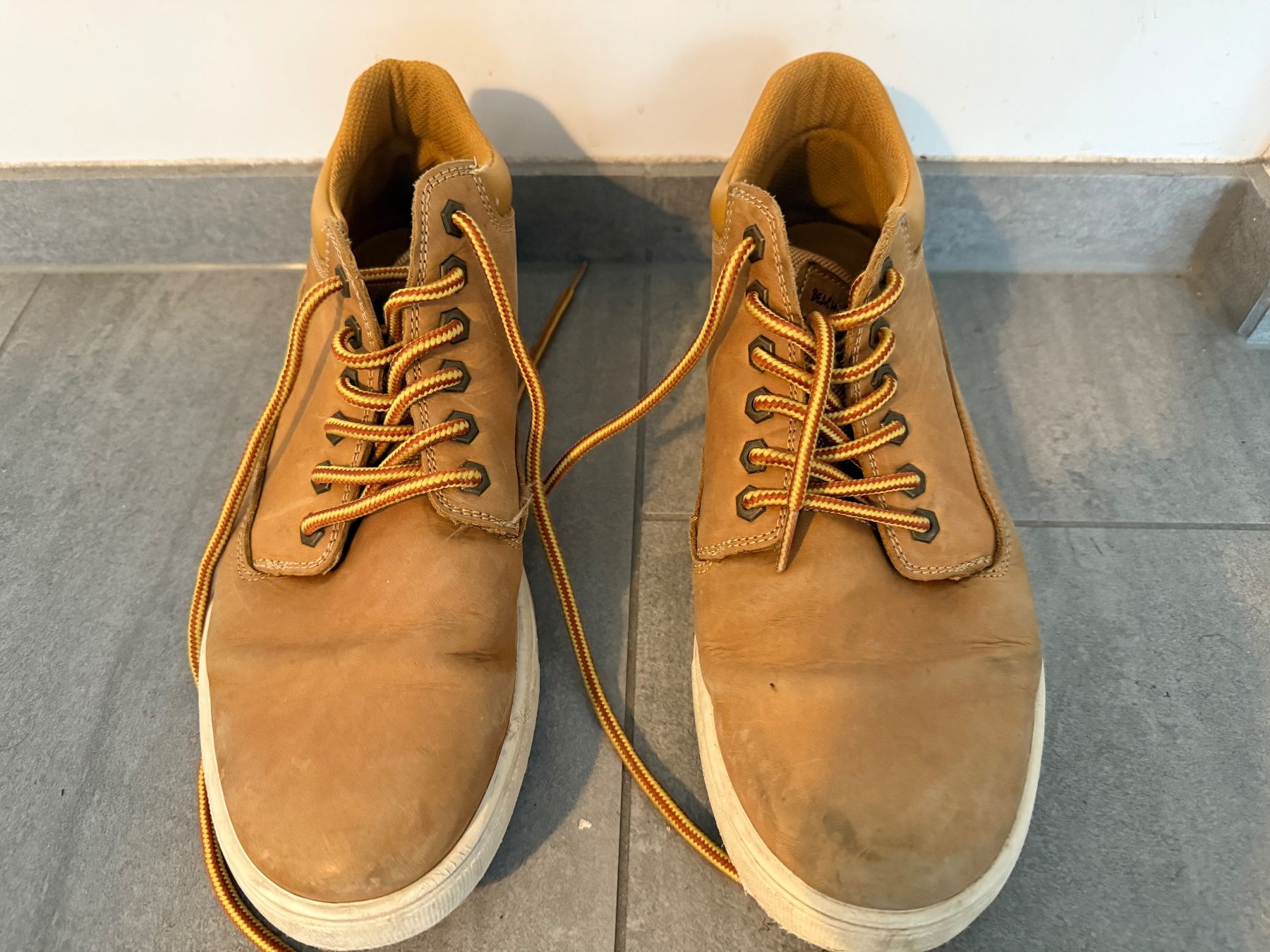 Scarpe da uomo: Herrenschuhe Beach Mountain,Gr. 43 – Usato da Luzern venduto da Heliconius 2
