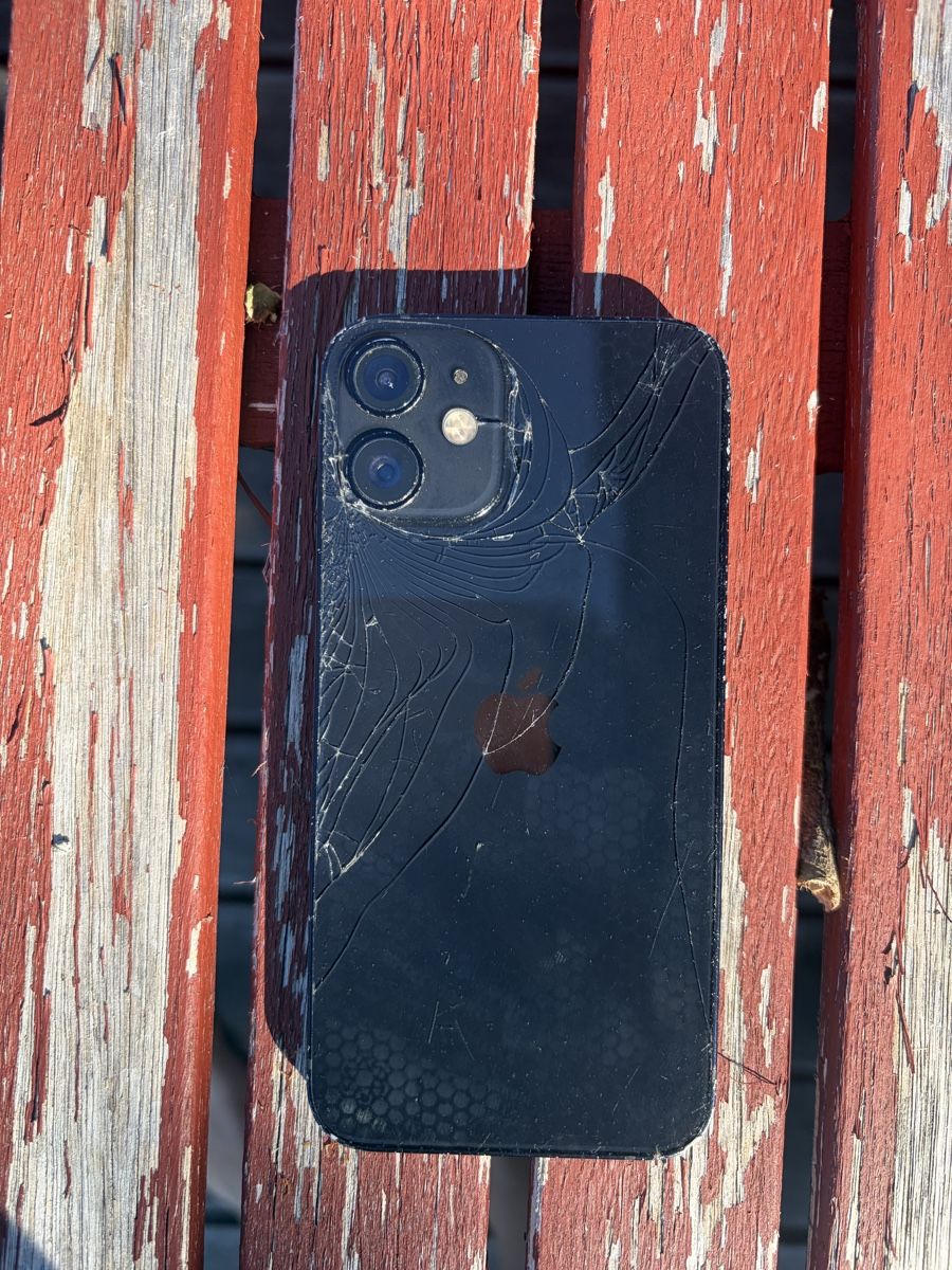 Apple Handys / Smartphones: iPhone 12 mini - Defekter Bildschirm – Gebraucht aus Scuol von jul_xwm9 1