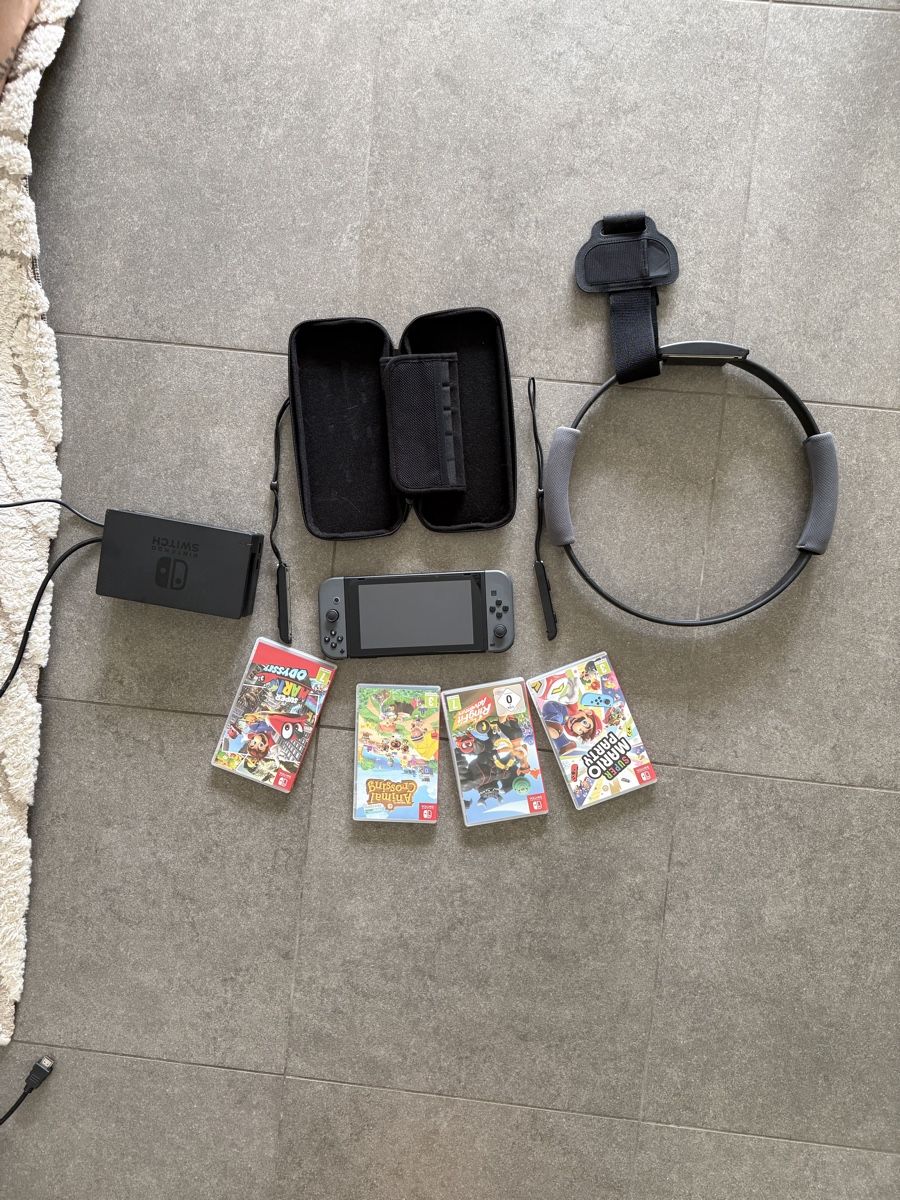 Nintendo Console: Nintendo Switch Konsole + Ring Fit Adventure + Spiele – Usato da Eschen venduto da fr1991 1