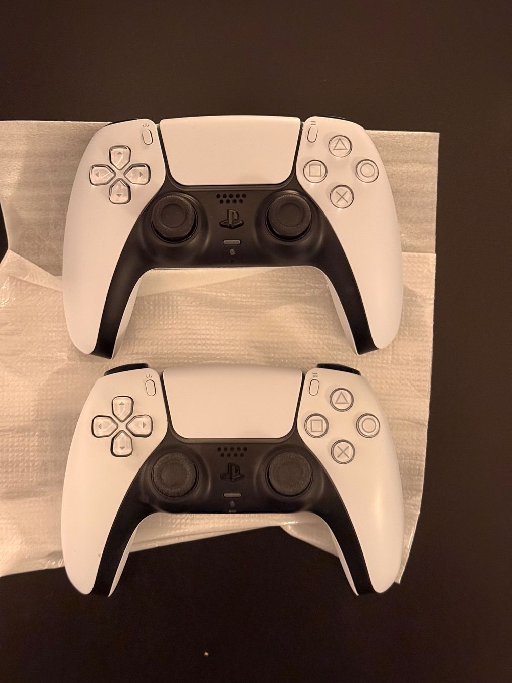Sony Console: Playstation 5 pro disc + 2 Controller – Usato da Kloten venduto da Nalhza 1