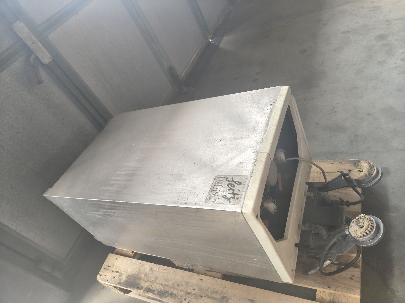 Tutte le macchine: Flaschenputzmaschine Seitz – Usato da Ossingen venduto da Ret88