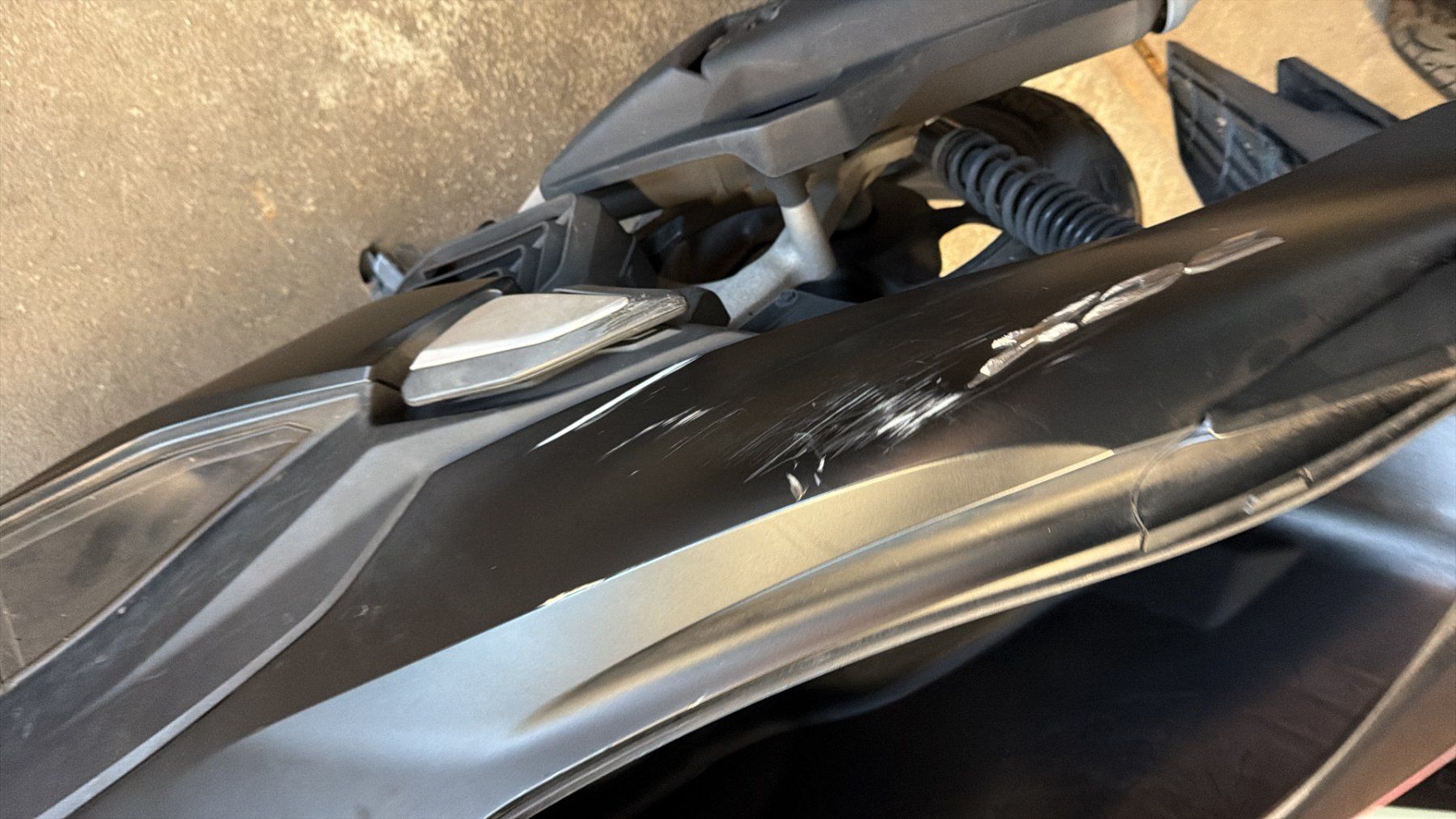 Honda Scooter: Honda PCX125 jg 2023 unfall – Difettoso da Meien venduto da GSXR997 2