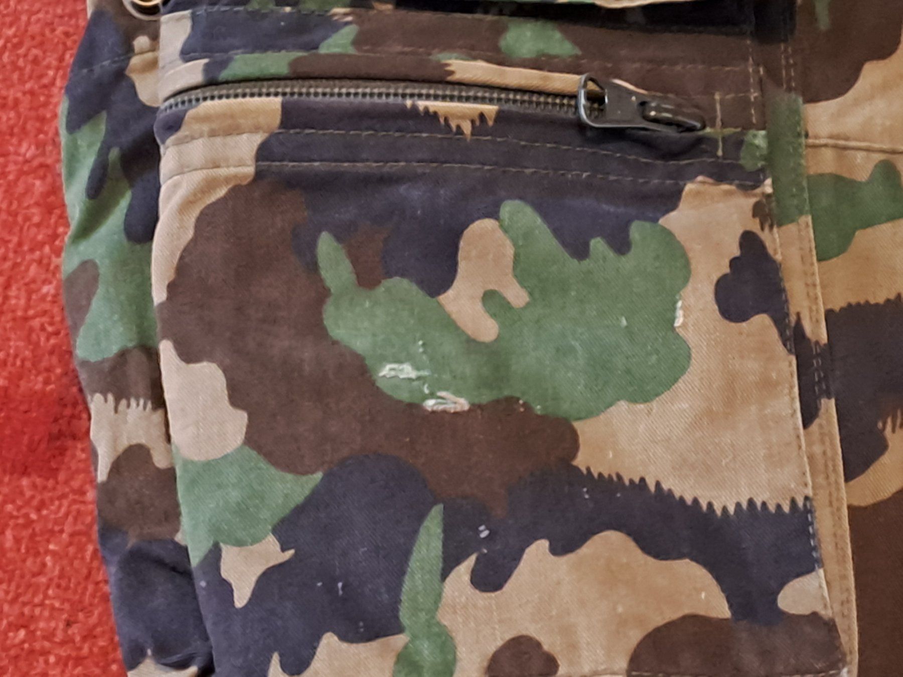 Schweizer Armee Uniformen: Tarnhose 90, gebraucht,  Grösse 44 / 76 – Gebraucht aus St.Gallen von Infanteriewerk 2