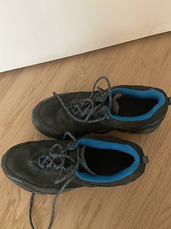 Lowa Scarpe da uomo: Lowa Trekkingschuh Grösse 40 – Usato da Winterthur venduto da tin_c826 1