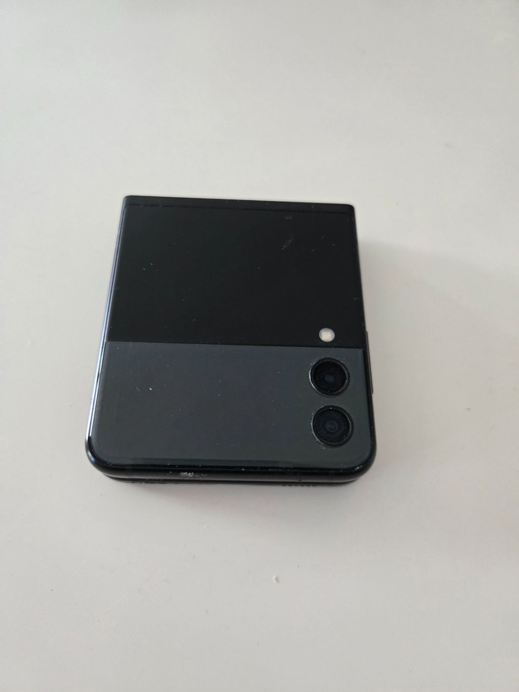 Samsung Telefoni cellulari / Smartphones: Samsung Galaxy Flip3 5G mit Hülle – Usato da Gerlafingen venduto da natmp88 2