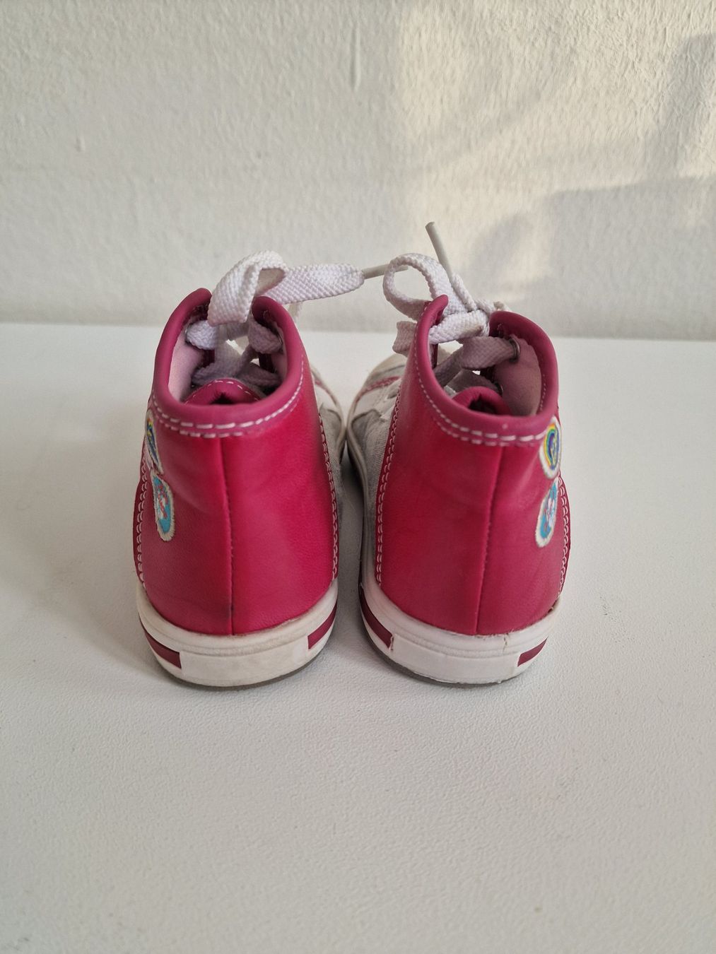 Scarpe per ragazze: Mädchen Sneaker Venice Gr. 24 Weiss Pink Grau – Usato da Hallau venduto da CHACLA 3