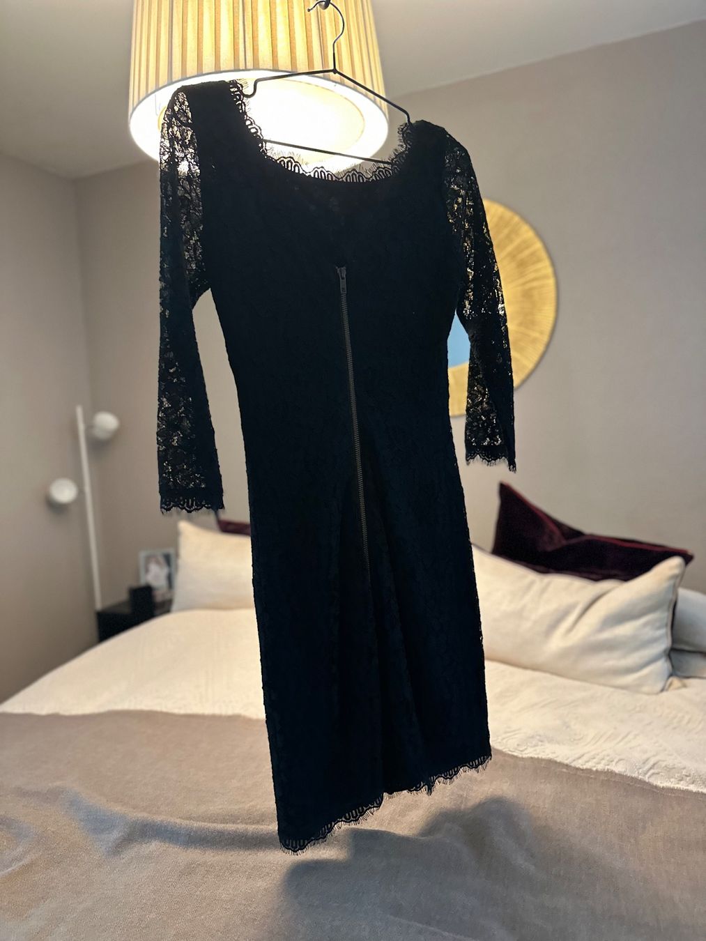 Vestiti: Spitzenkleid Diane von Furstenberg – Usato da Aeugstertal venduto da Stella2503