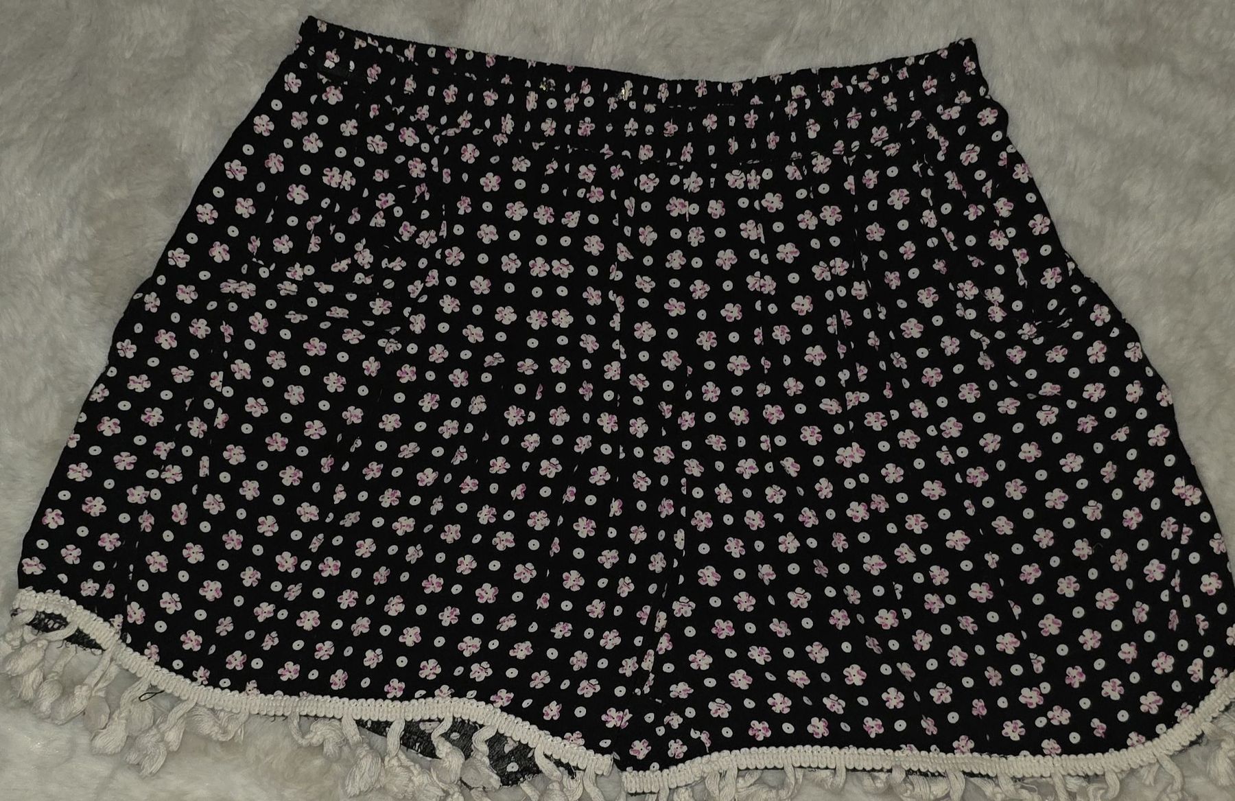 Pantaloni: Sommerliche Shorts mit Blumenmuster, Grösse S/M – Usato da Wetzikon ZH venduto da secondhandsfashion