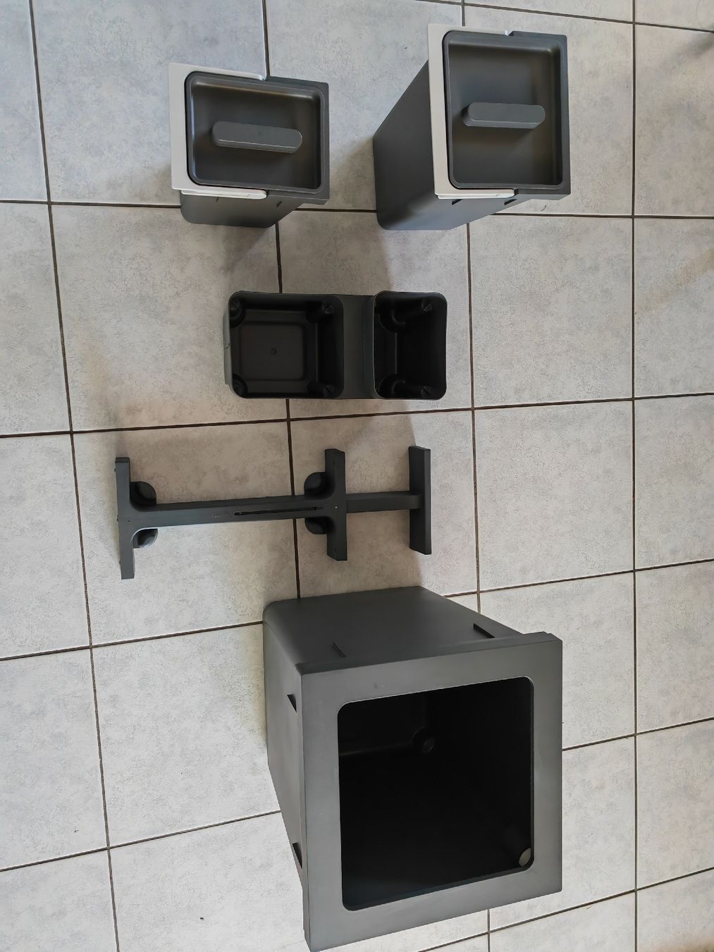 Müllex Cestini per rifiuti: Müllex  Einbau-Abfallsystem grau mit Deckel für 35 Liter. – Nuovo (secondo la descrizione) da Münchenbuchsee venduto da Titlis4 1