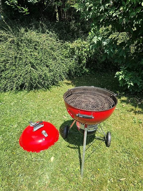 Griglie: Barbecue WEBER MASTER-TOUCH 57cm LIMITED EDITION red – Usato da Chézard-St-Martin venduto da tekess2000 2