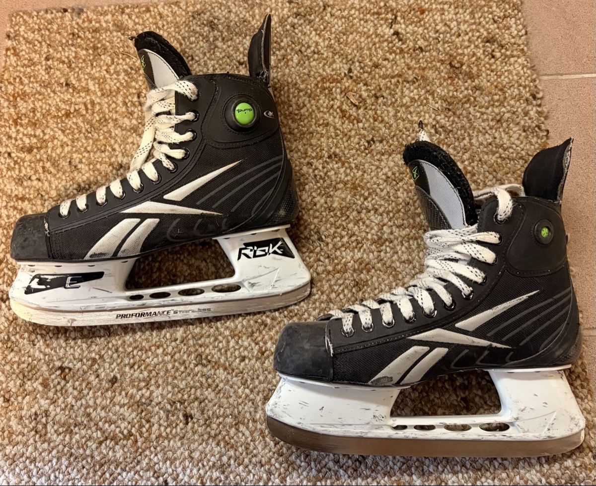Reebok Pattini da ghiaccio: Reebok 4K Eishockey Schlittschuhe, Grösse 44.5 – Usato da Burgdorf venduto da Germano03