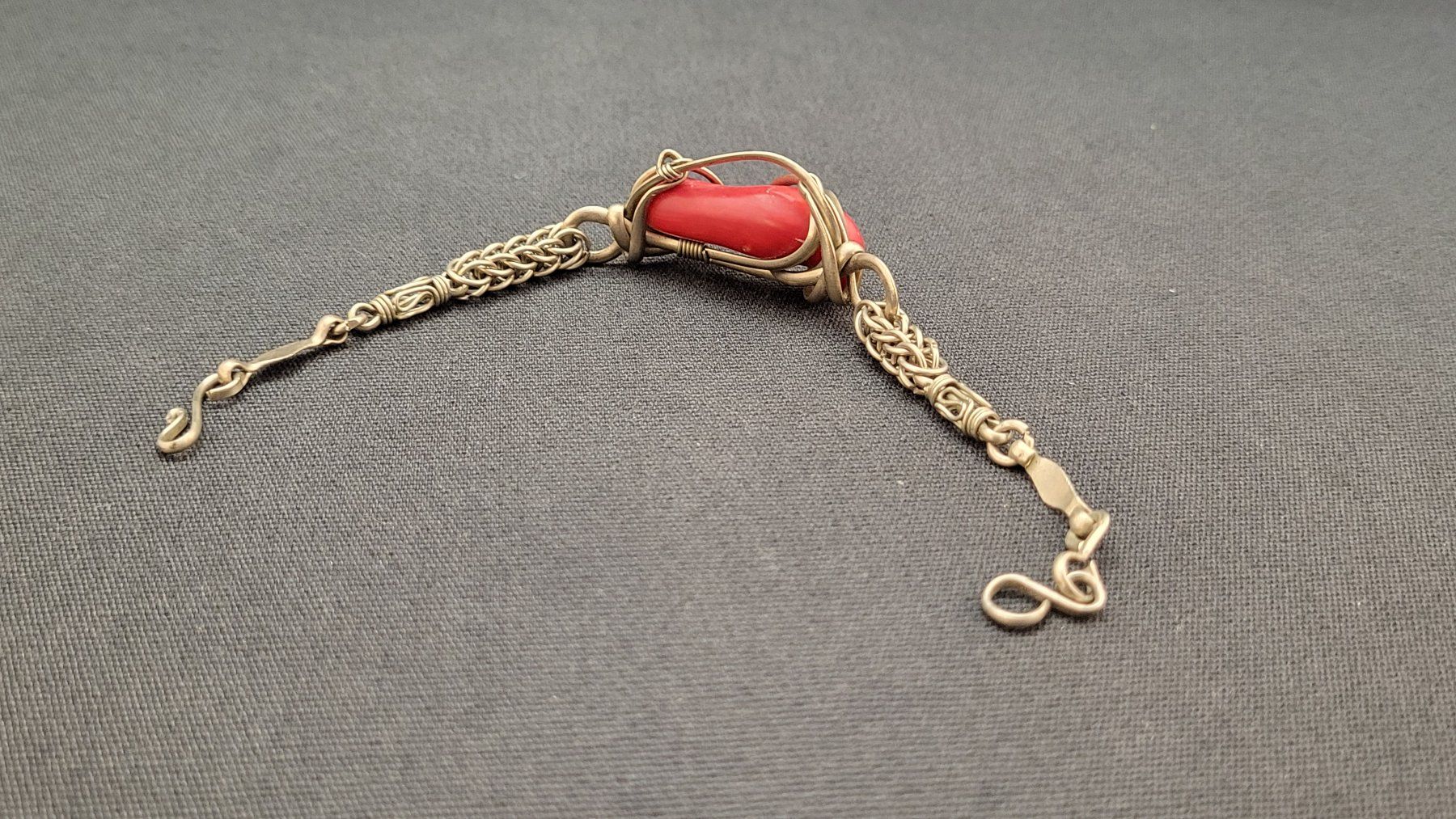 Bracelets: Armband mit Koralle – D'occasion à Basel par spinne02 4