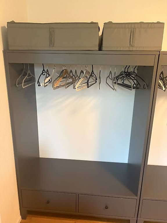 Armoires: Kleiderschrank  – D'occasion à Ostermundigen par dom_q2z7