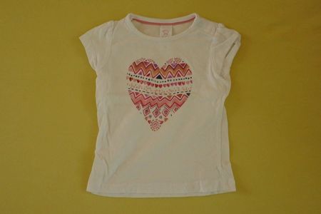 Neuwertiges T-Shirt mit Herz, Gr. 74
