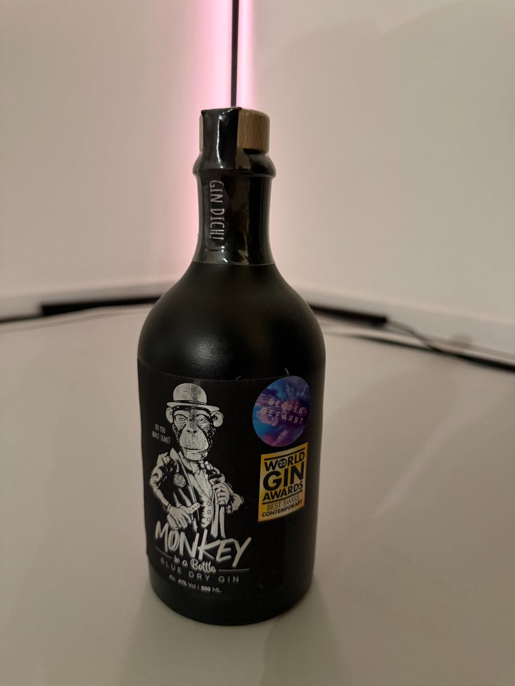 Bevande alcoliche: Monkey in a Bottle ∙ Blue Dry Gin – Nuovo e nell'imballaggio originale da Zürich venduto da novel